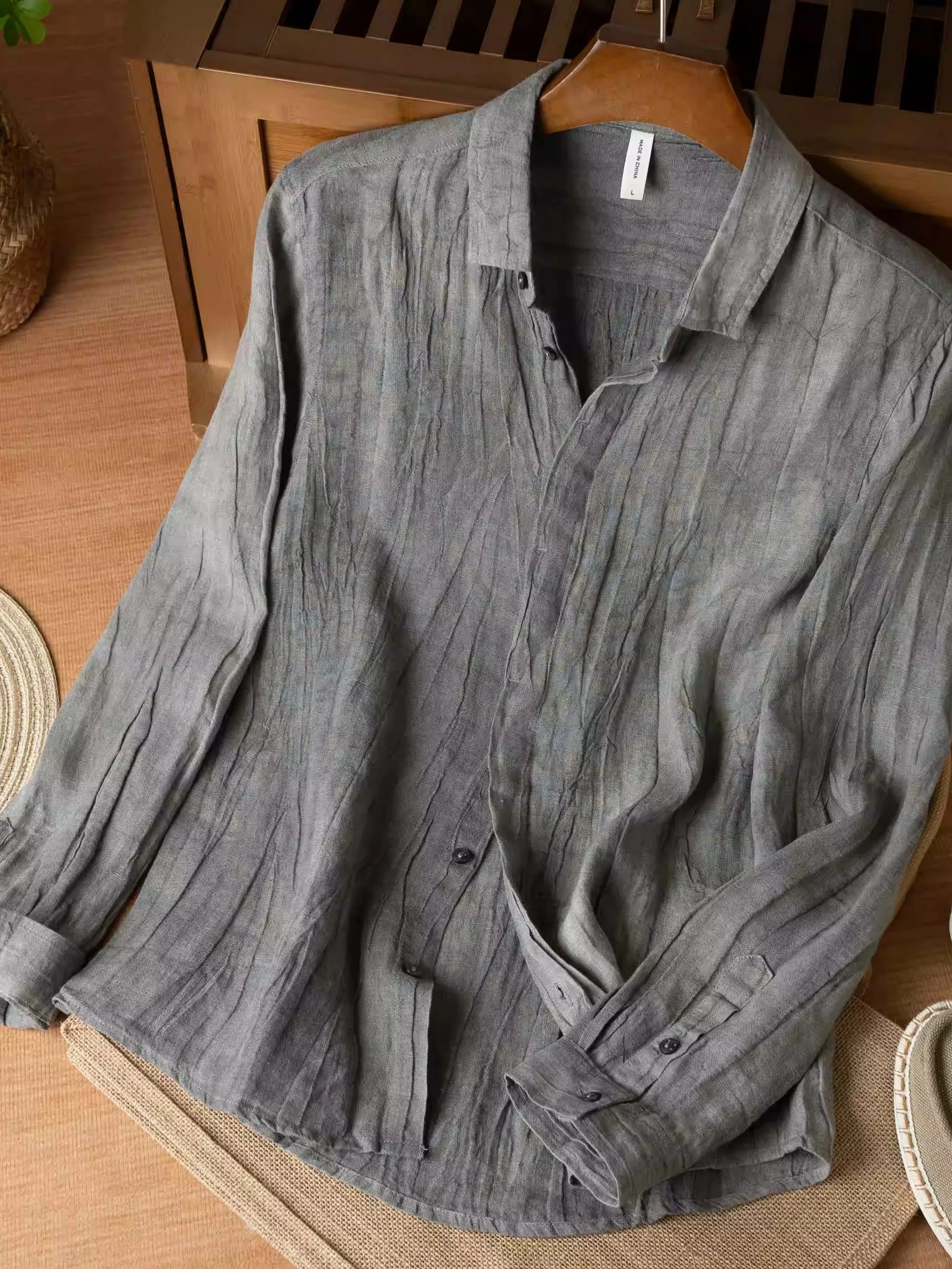 

Casual Sle Men's Long Sve irt Linen Faion Loose Fit Turn-down Collar Pleated Slimming Top for Youth Daily Wear