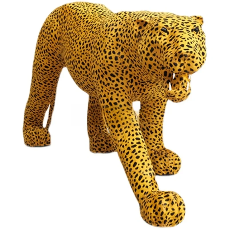 A Large leopard ornament animal ornament decorative wrought iron wood carving