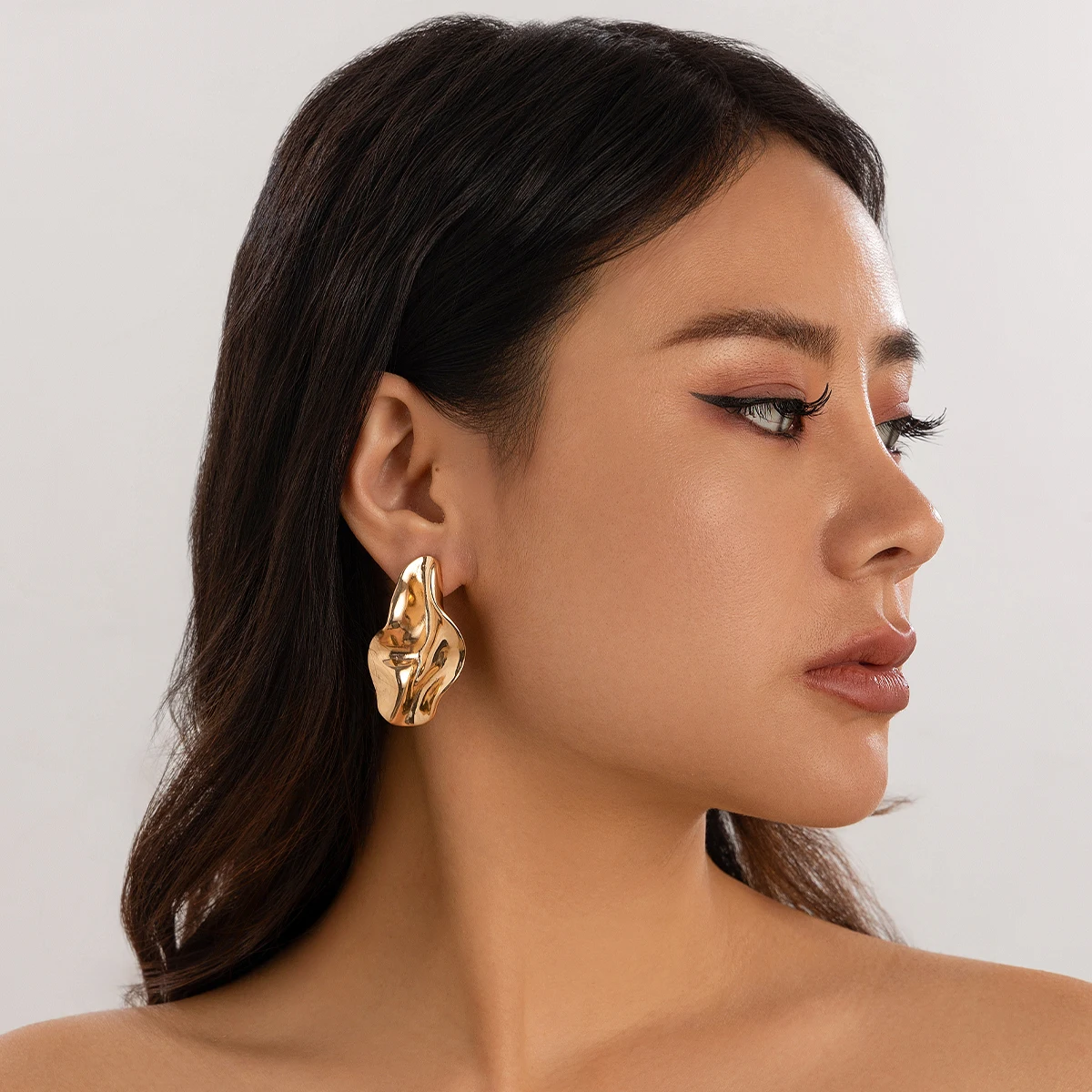 IngeSight.Z Creative Irregular Metal Pleated Earrings for Women New Aesthetics Gold Color Ear Piercing Earrings Party Jewelry