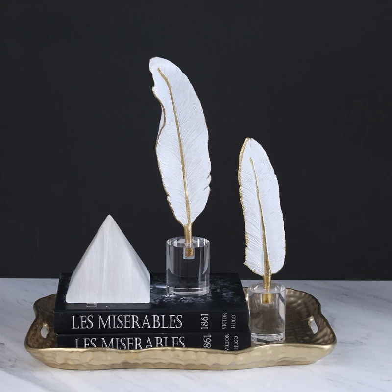 Creative modern simple crystal feather decoration fashionable light luxury living room, hotel home accessories ornament