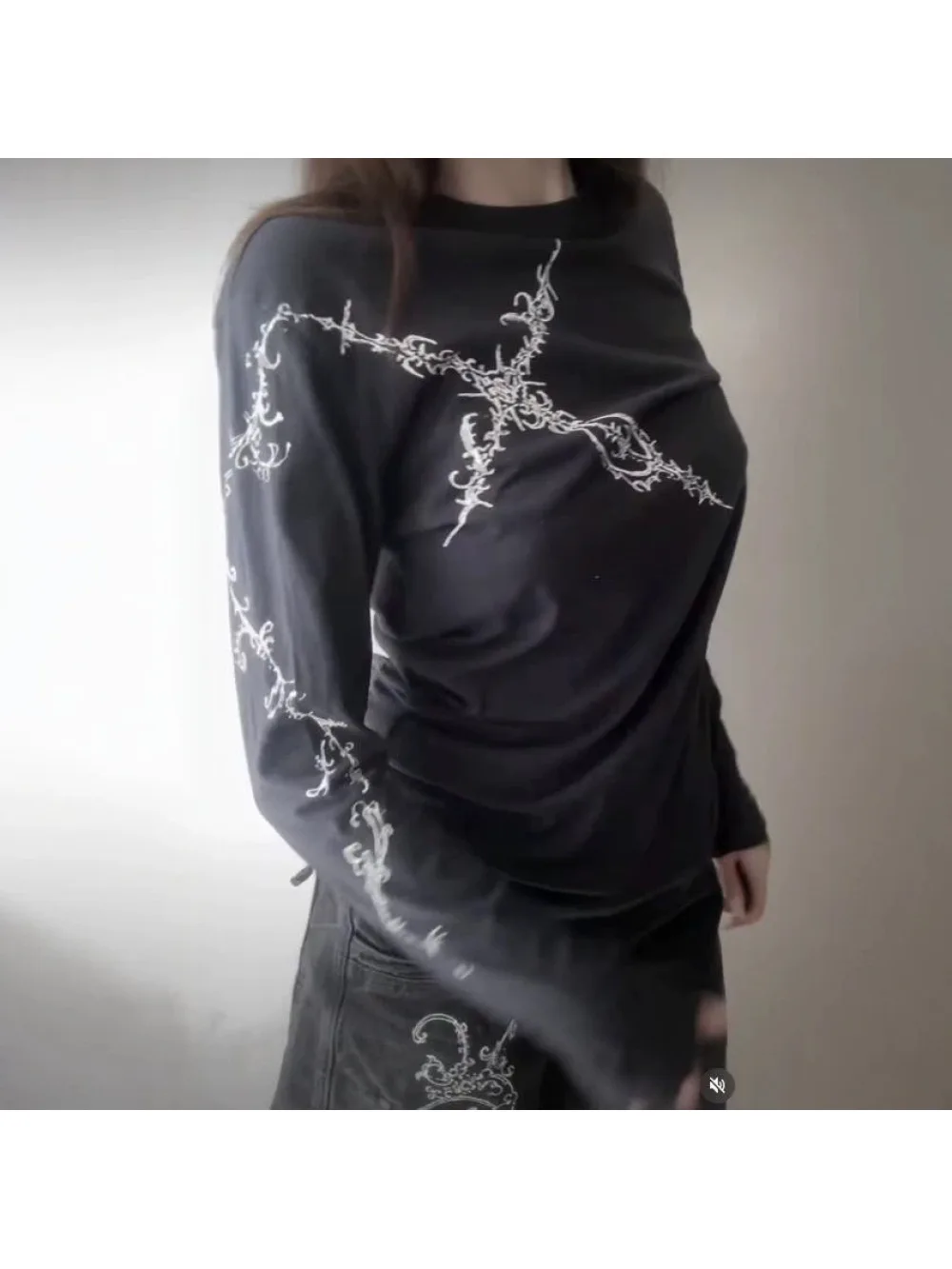 2026 New Retro Y2K Dark Gothic Thorn Printed Long Sleeve Top Subcultural Punk ins Trend Fashion Hip Hop Niche Leisure Versatile