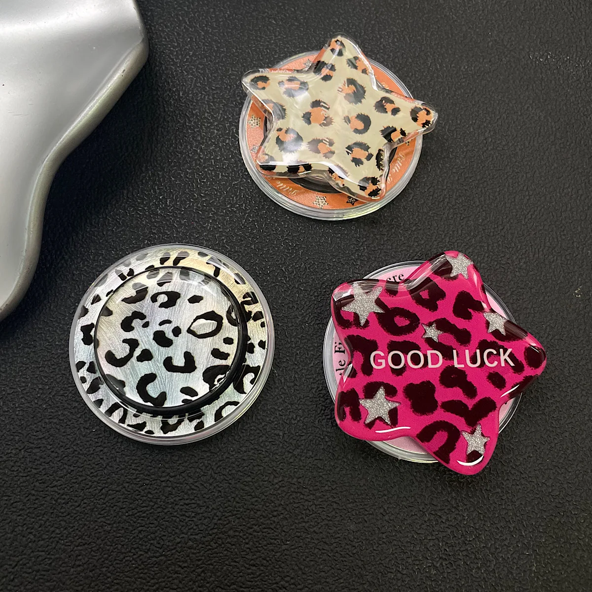 

Чехол для телефона с леопардовым принтом и пентаграммой, совместимый с MagSafe, с магнитным креплением и воздушной подушкой