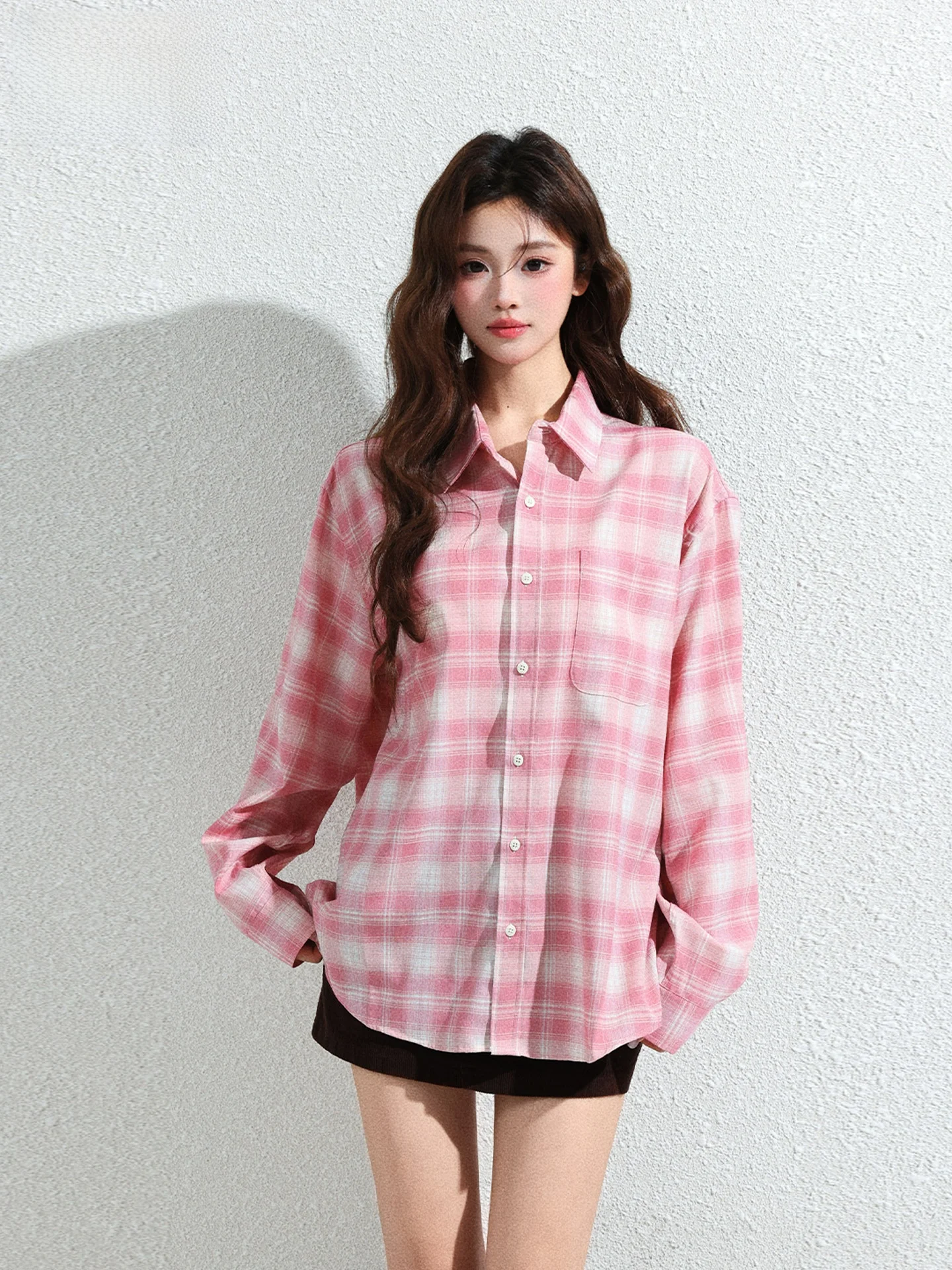 

Повседневная женская рубашка в клетку с длинными рукавами, свободного кроя, с отложным воротником, модный топ с розовым клетчатым узором, летняя новинка