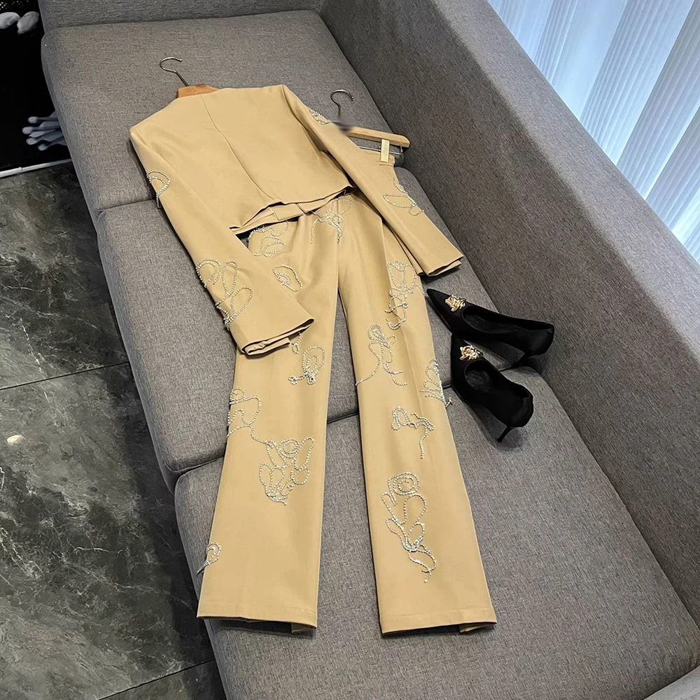 TWOTWINSTYLE Design Sense Embroidery Two Piece Sets For Women Round Neck Top High Waist Pants Casual Set Female New KSE533315