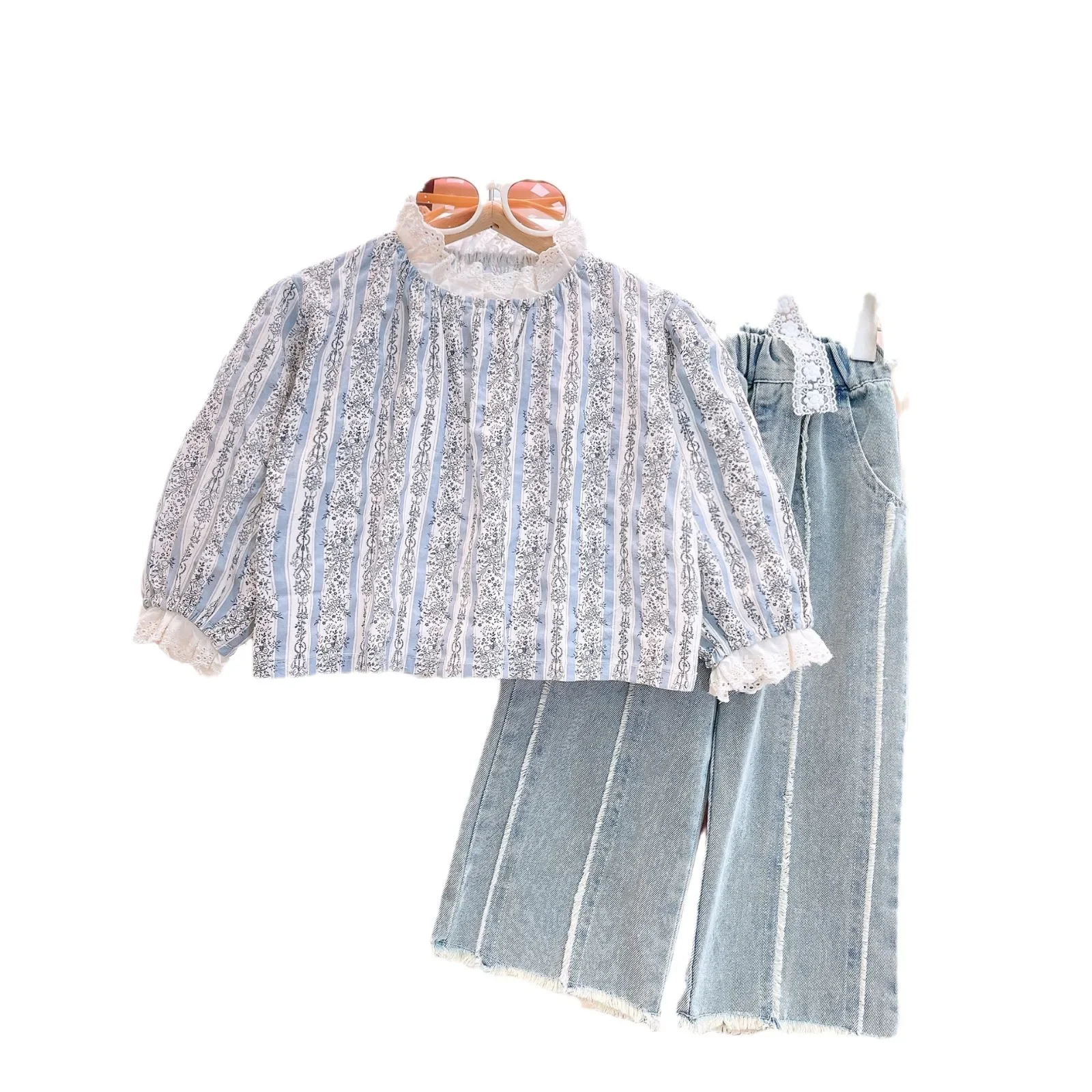 Lace neckline Cute little floral top+wide-leg jeans Spring and autumn girls two-piece set  kids clothes  girls clothes