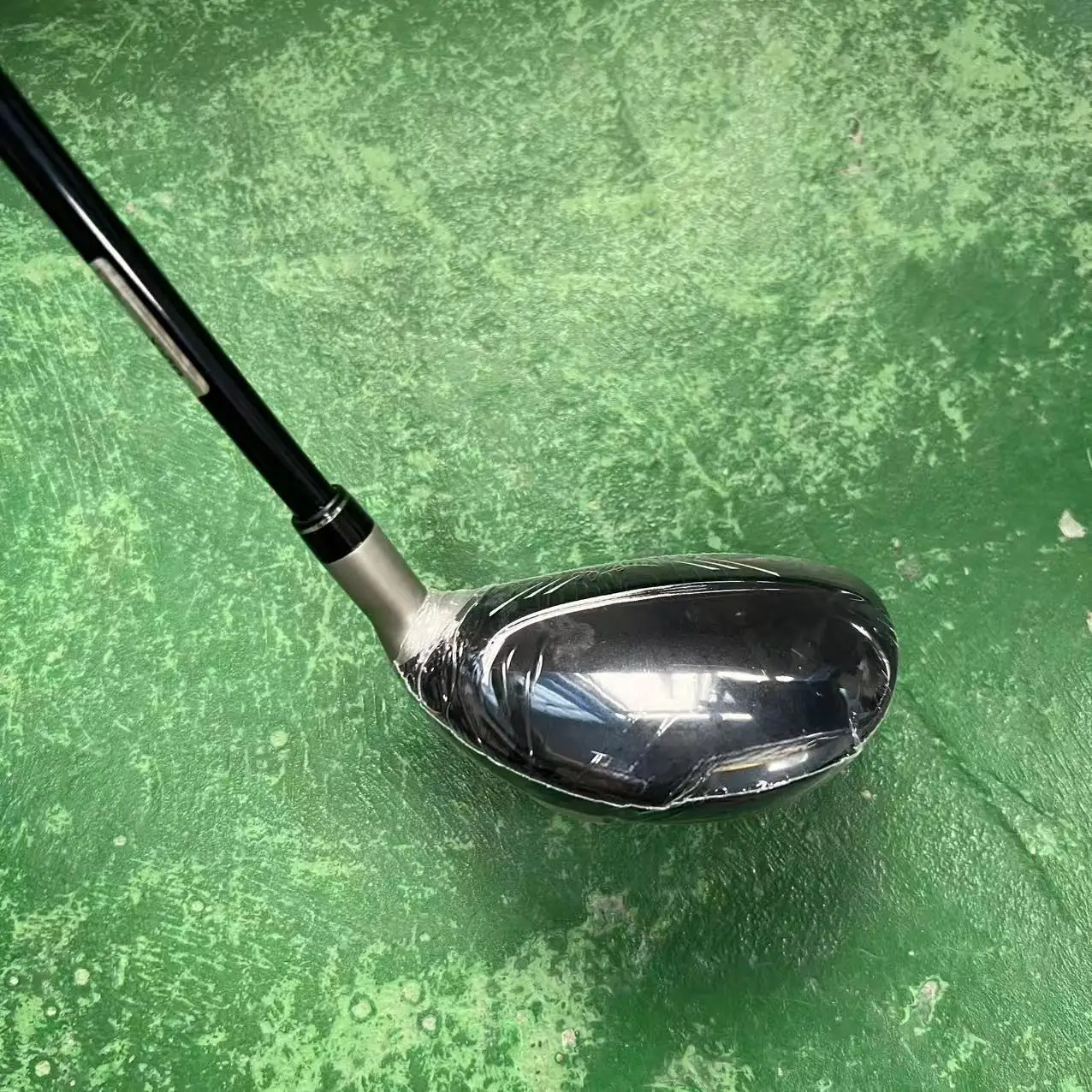 พัตเตอร์ใบมีดทรงบาลานซ์สำหรับกอล์ฟ |   การปรับน้ำหนักส้นเท้าเพื่อการตีที่มั่นคงและเพิ่มความแม่นยำ