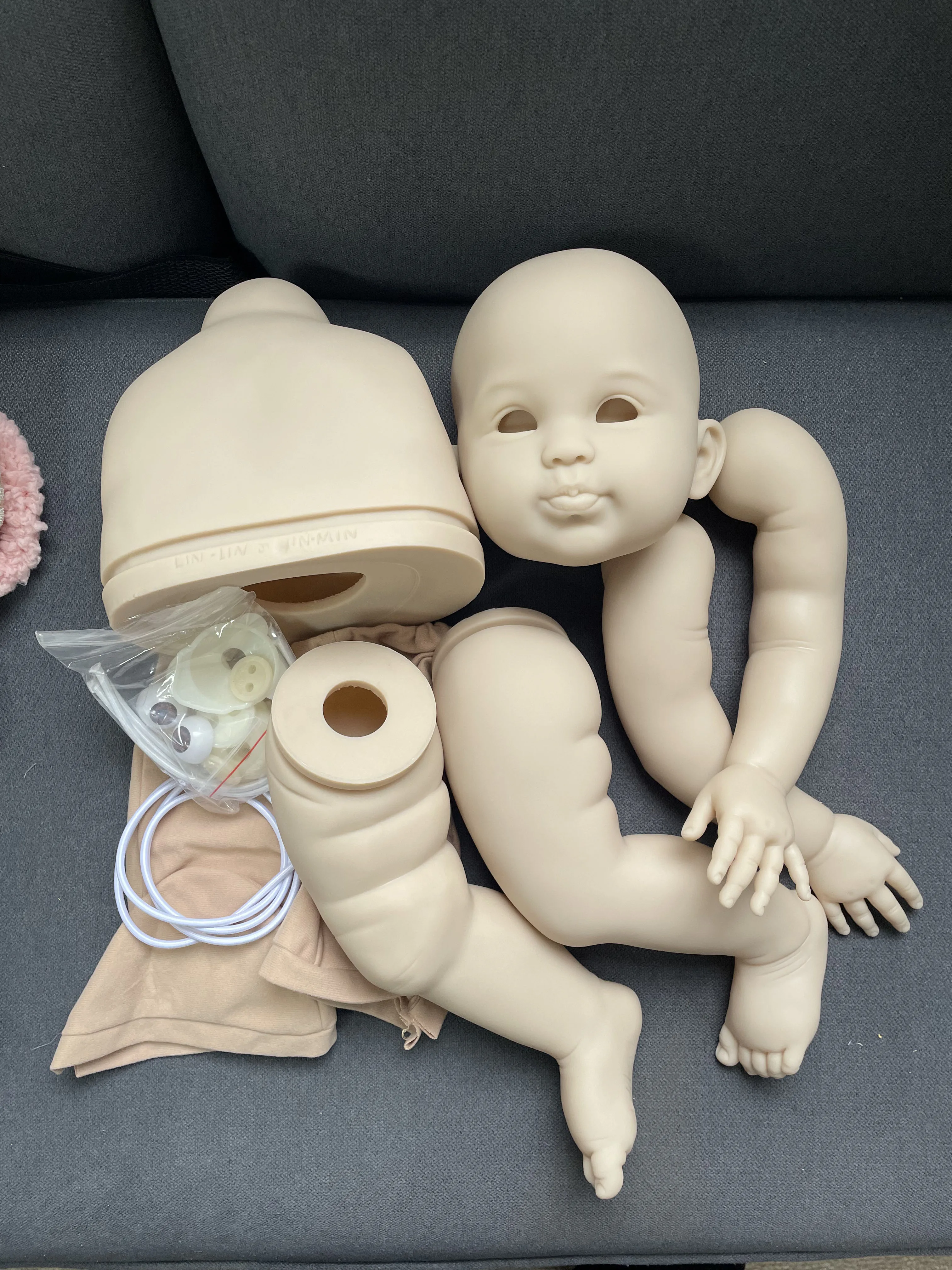 Emmeline 28Inch New Arrival Huge Size Reborn Doll Kit Unfinished Unpainted DIY Parts with Connector Cloth body and Random Eye