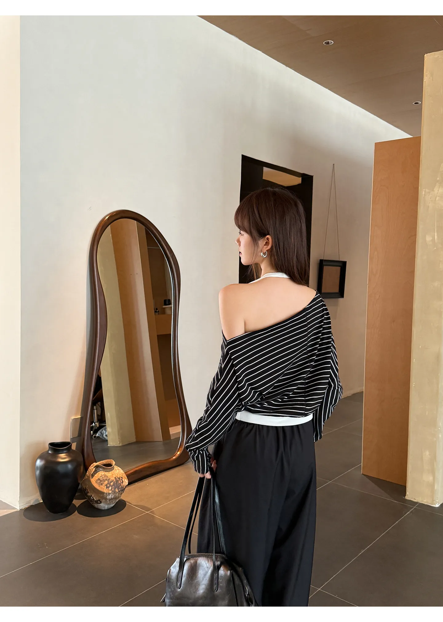 

Gagarich Contrasting Color Stripes Hanging Neck Fake 2 Piece Long Sleeved T-shirt Women Spring Loose Versatile Off Shoulder Top