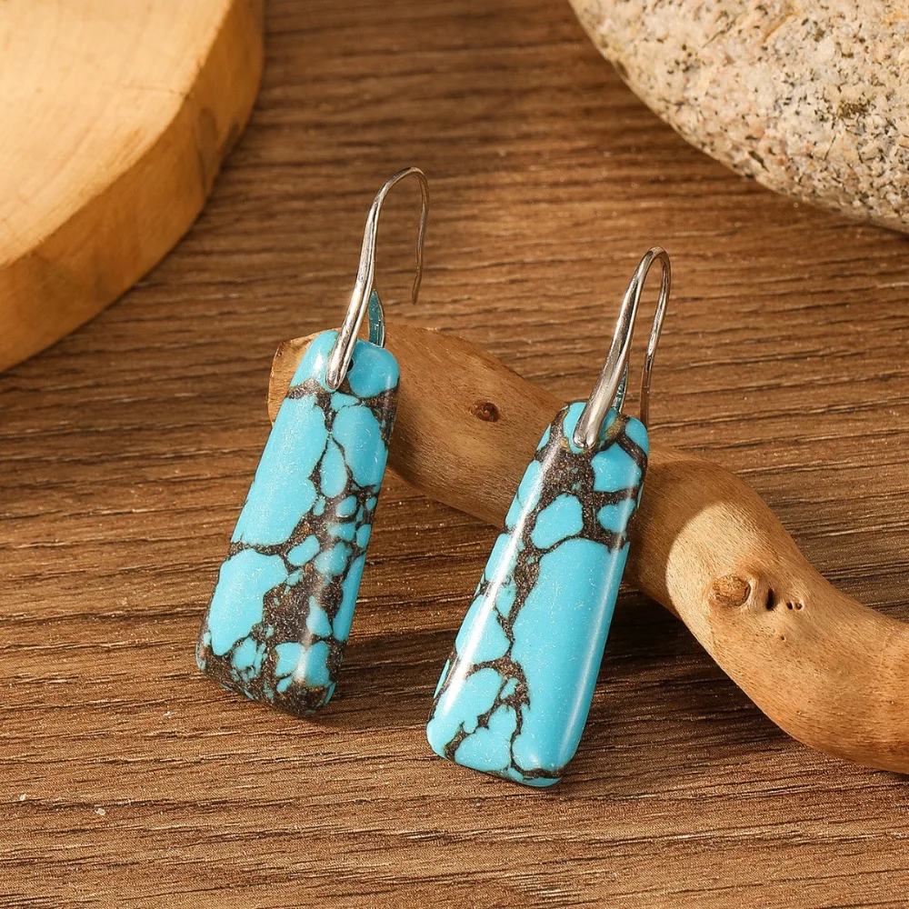 

Vintage Women's Earrings with Exaggerated Temperament