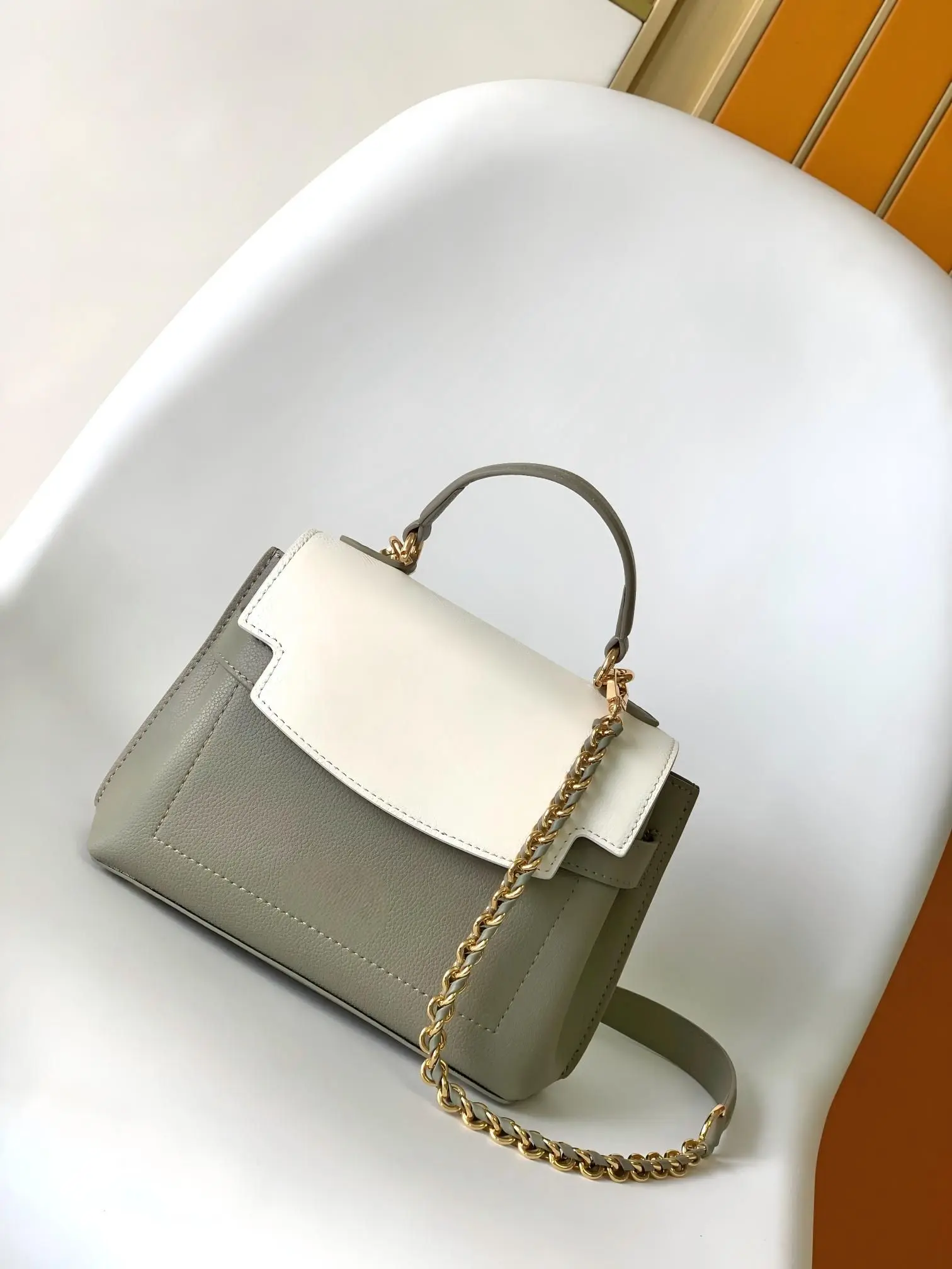 

Stylish Minimalist Designer Crossbody Diaper Bag For Women Luxury Leather Tote Large Capacity Elegant Shoulder Bag Simple