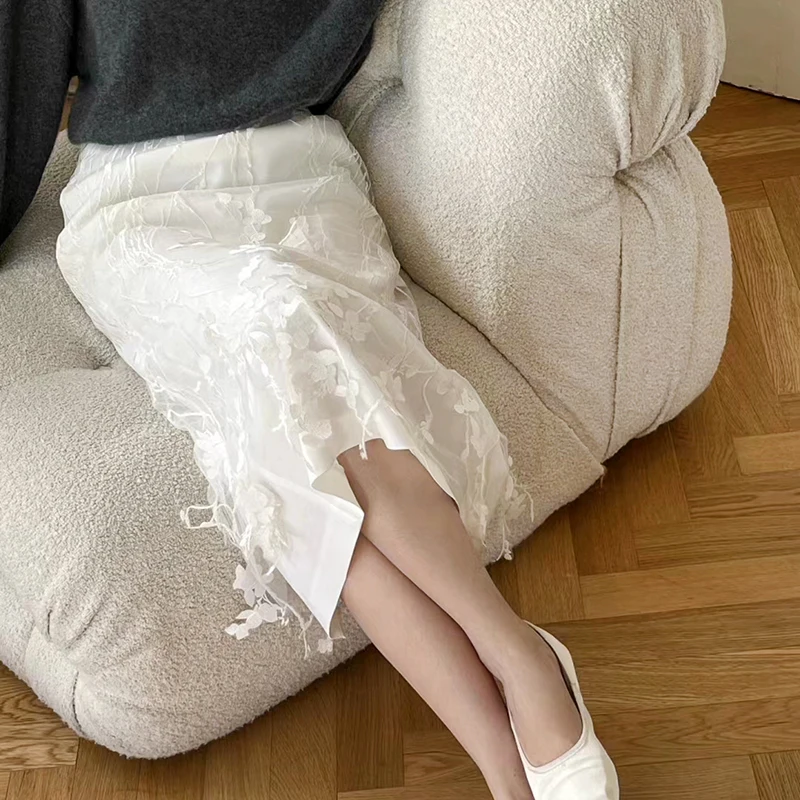 Elegant Lace Embroidery Slimming Straight Cut Midi Skirt Spring Summer Fashion Design Polyester Fabric Midi Skirt