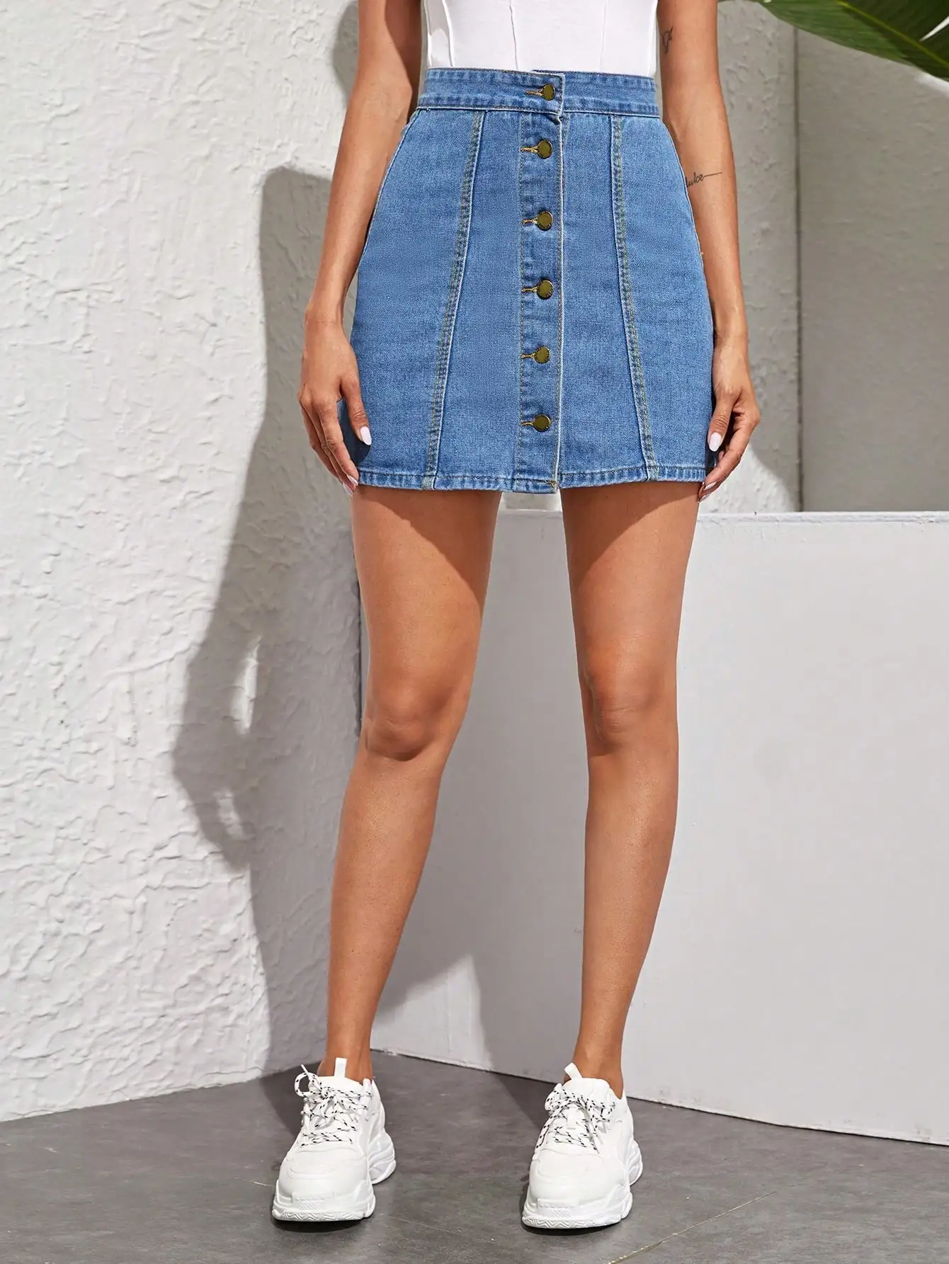 

Button-Front A-Line Denim Mini Skirt with High Waist and Gold-Tone Buttons