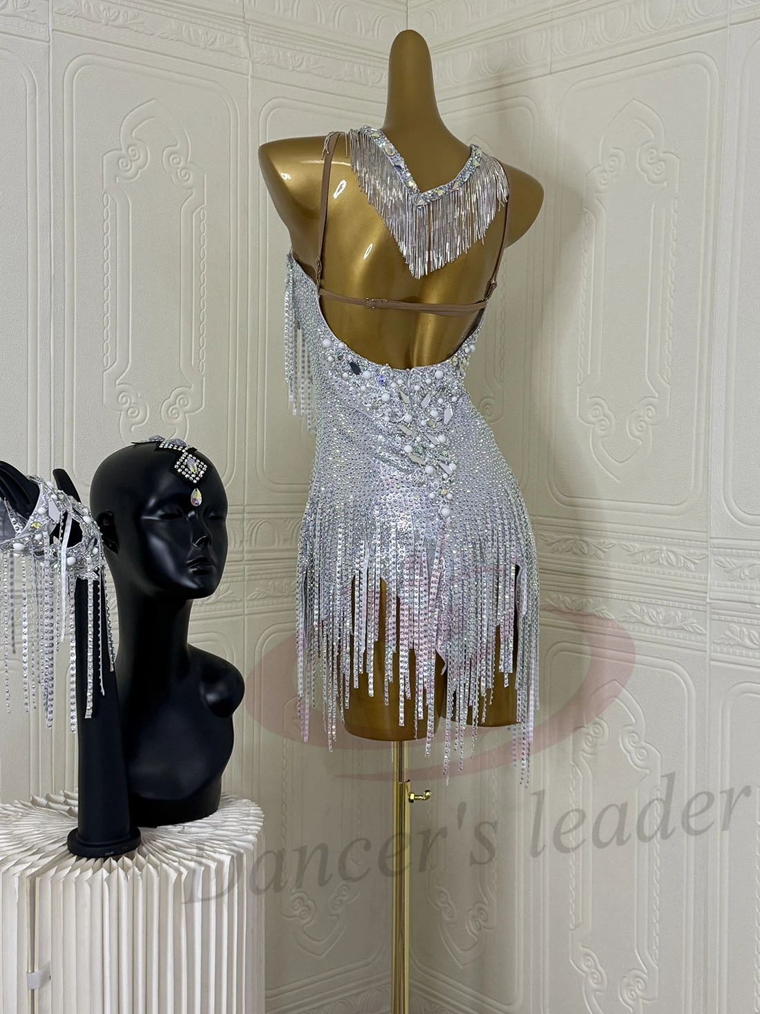 Robe de danseuse latine pour enfants et adultes, haut de gamme, personnalisée, armure argentée, Tango Samba AB, robe de spectacle en pierre