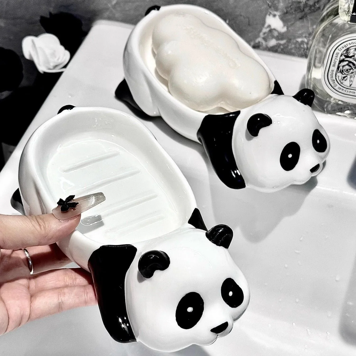 NEW 1PC Ceramic Shower Soap Holder Bathroom Supplies Panda Shape Soap Box Water Guide Hole Storage Plate Bathroom Accessories