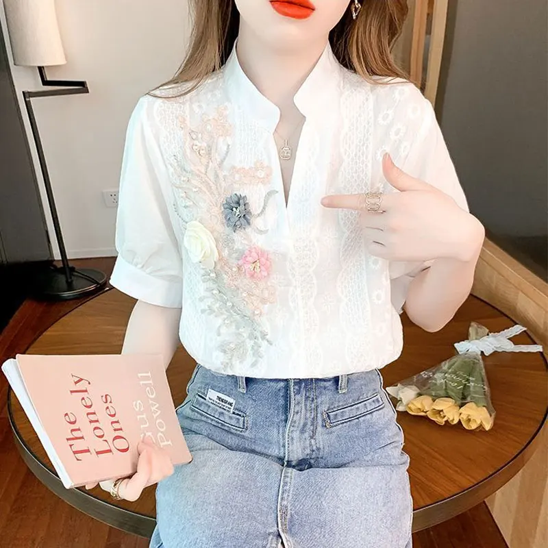 Sweet V-Neck Short Sleeve Shirt Stylish Embroidery Floral Three-dimensional Decoration Summer Women\'s Clothing Commute Blouse