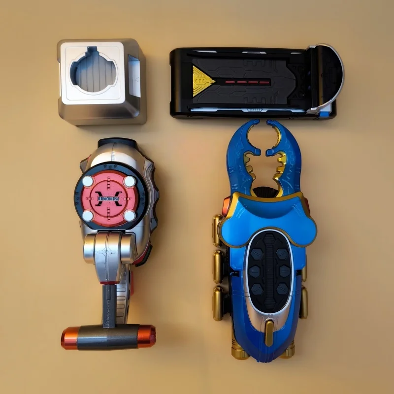 Op voorraad Kamen Rider Wesp Armband Transformer Csm Kabuto Anime Action Figure Charm Collectible Gift Series Model Ornamenten