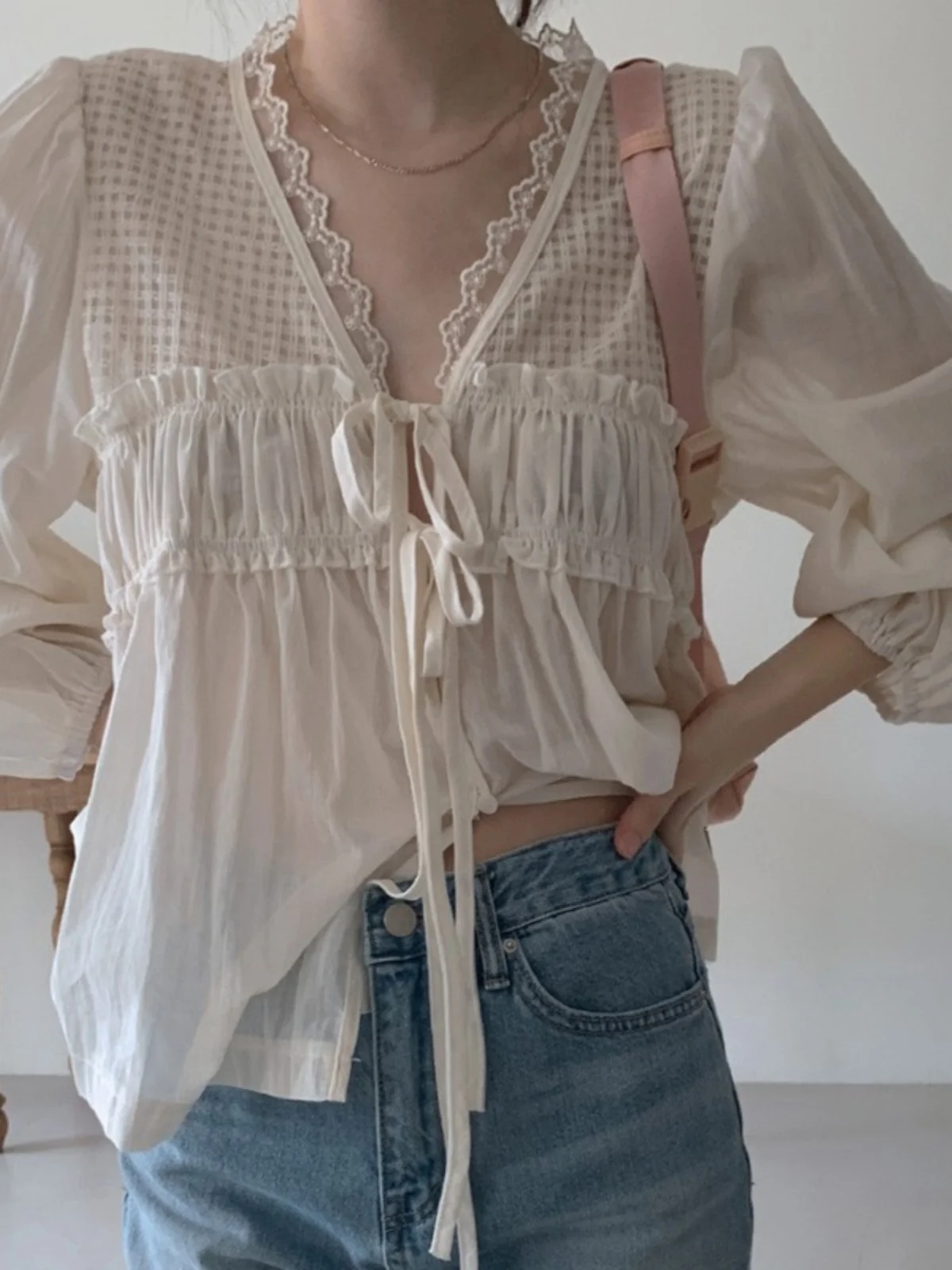 

Женская ранняя осень, новый топ-кукла с милой кружевной отделкой и поясом, защита от солнца, свободная посадка Bubble Sve V-Ne S...