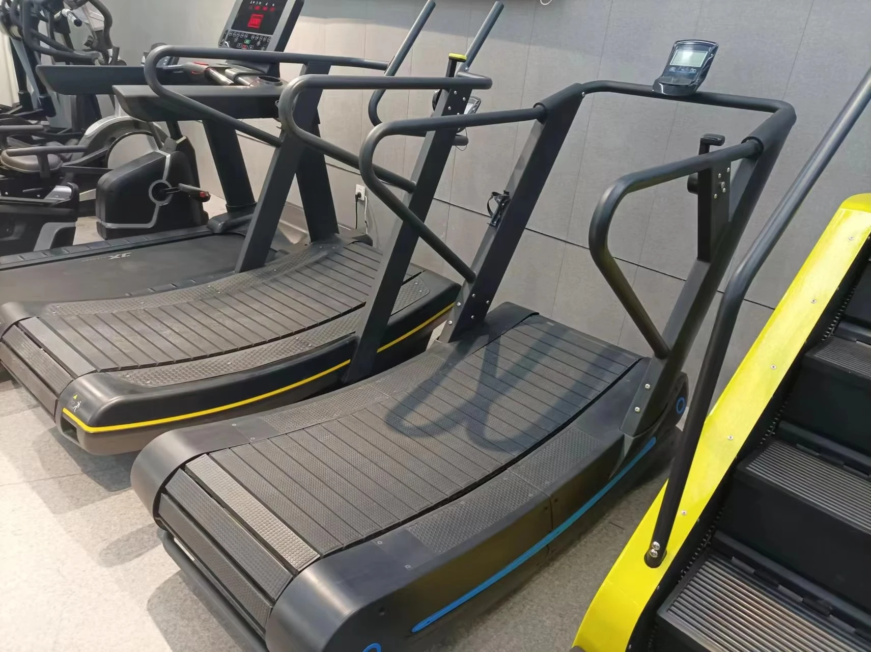 Customized Motorless Curved Treadmill Reinforced Nylon Running Belt Unavailable Indoor Outdoor Fitness Equipment for Home Gym