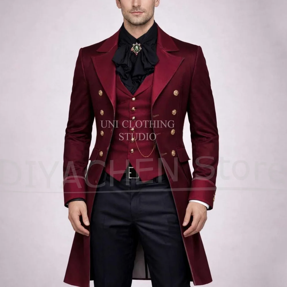 

Мужской бордовый фрак-костюм из 3 предметов: удлиненный пиджак, жилет и брюки. Набор для торжественных мероприятий, выпускных, вечеринок, викторианских стилизованных образов, свадеб, для жениха, смокинг.