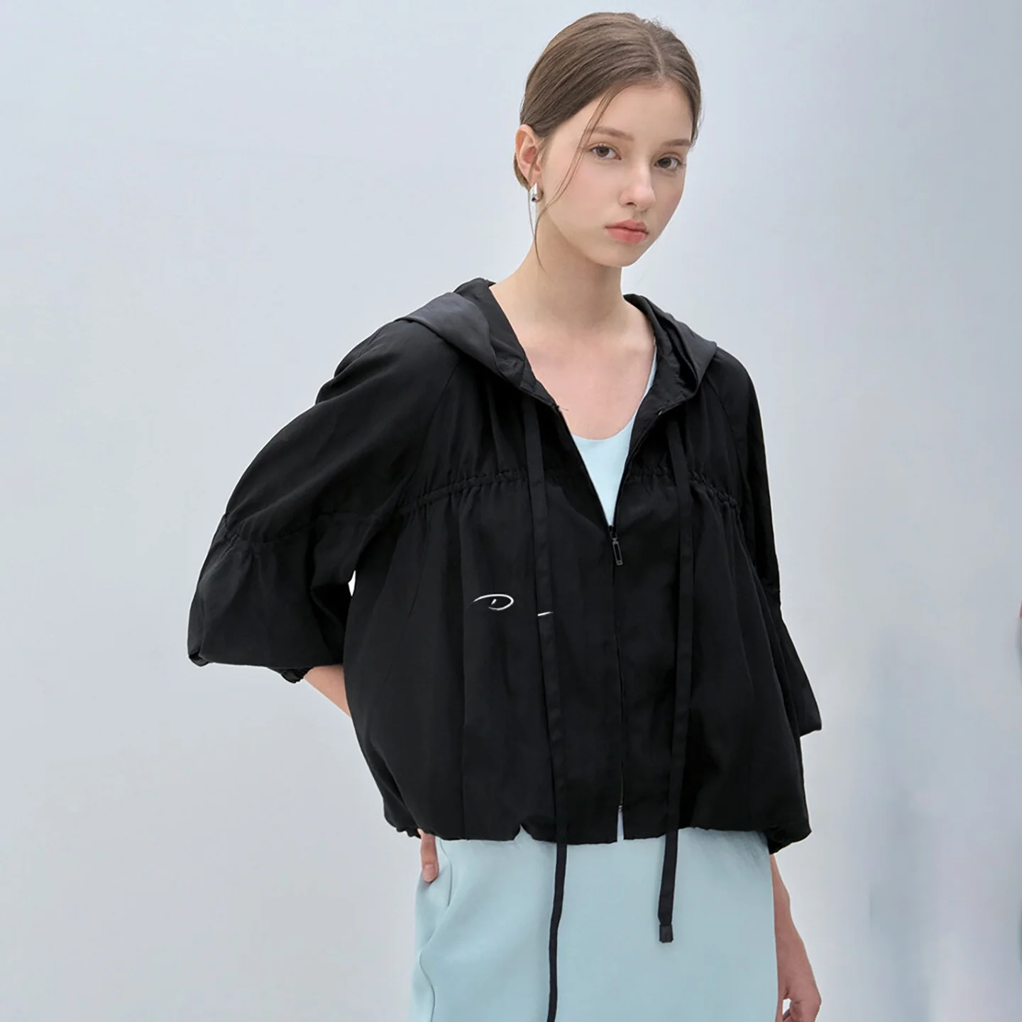 

Casual Sle с капюшоном Jaet Commute Friendly Плиссированные утягивающие корейские Sle Женская верхняя одежда на молнии Све Long Regular