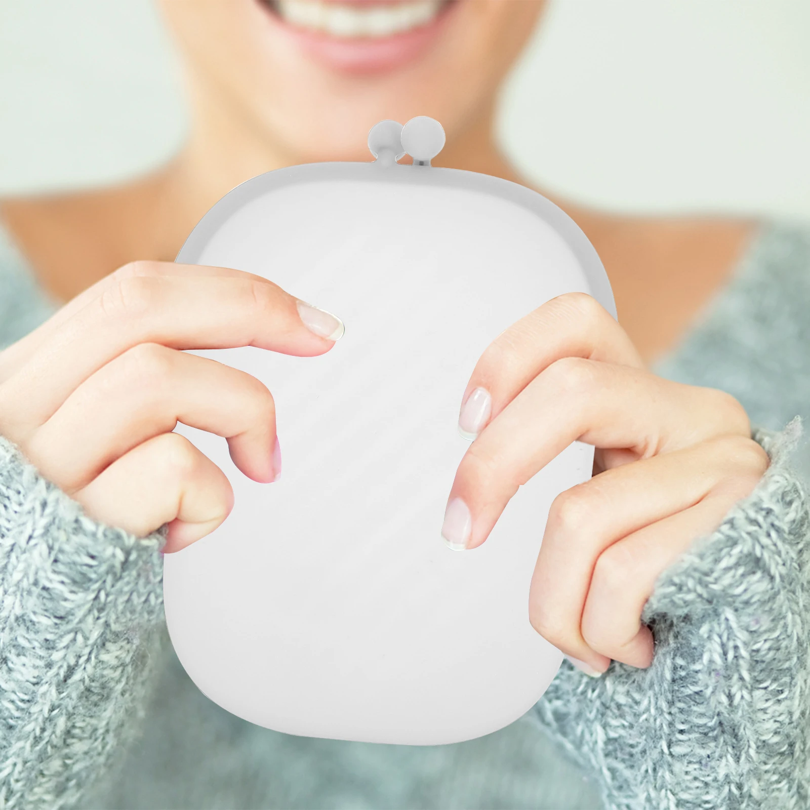 

Silicone Coin Purse Mini Purses Women Portable Small Size Travel Accessories Smooth Buckle Storage Coins Keys Money Change Gift