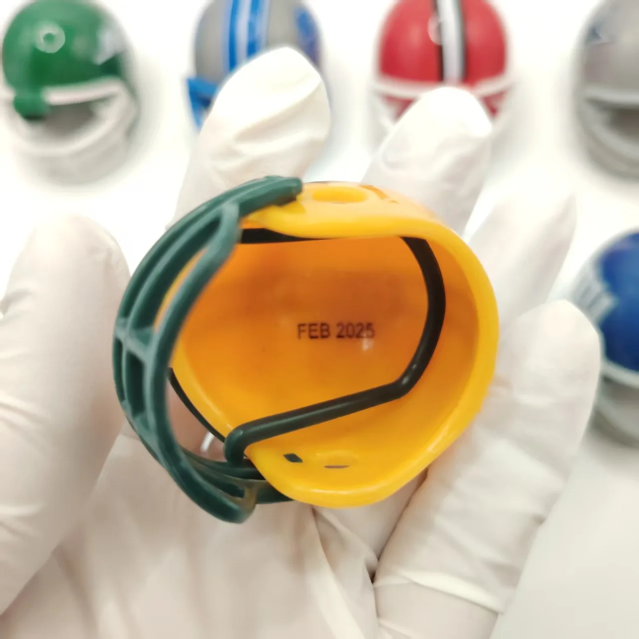 2025-2026 Neues National Football League Riddell Helm Tracker Set Gumball-Größe Helme Mini 1,5 Zoll Helm Fan-Kollektion Spielzeug – Detail 8