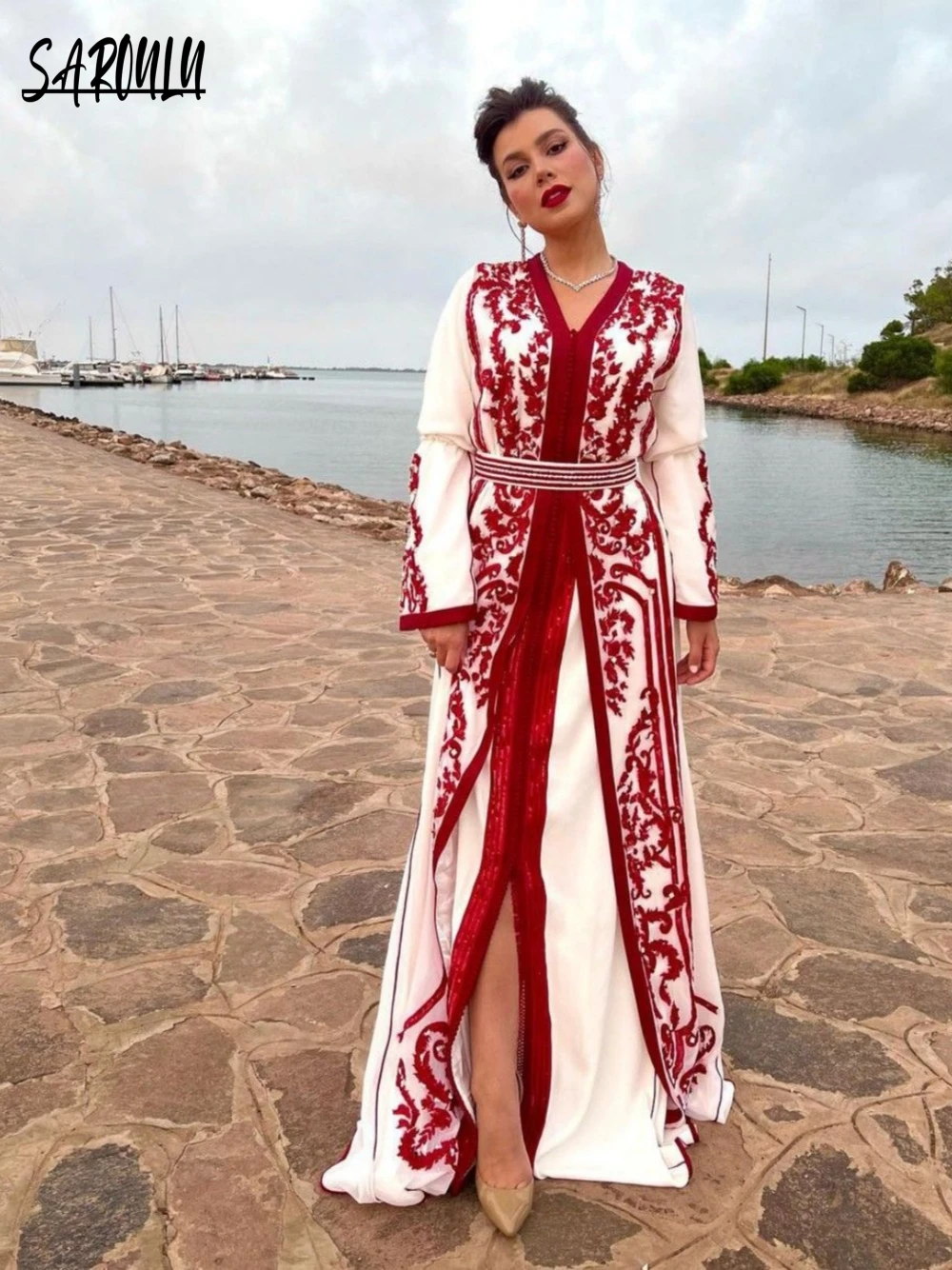 2025 Dubai V-neck Evening Dress Lace Moroccan Long Sleeve A-line Bridal Dress Caftan Customized Floor-length Gown Robe De Mariée