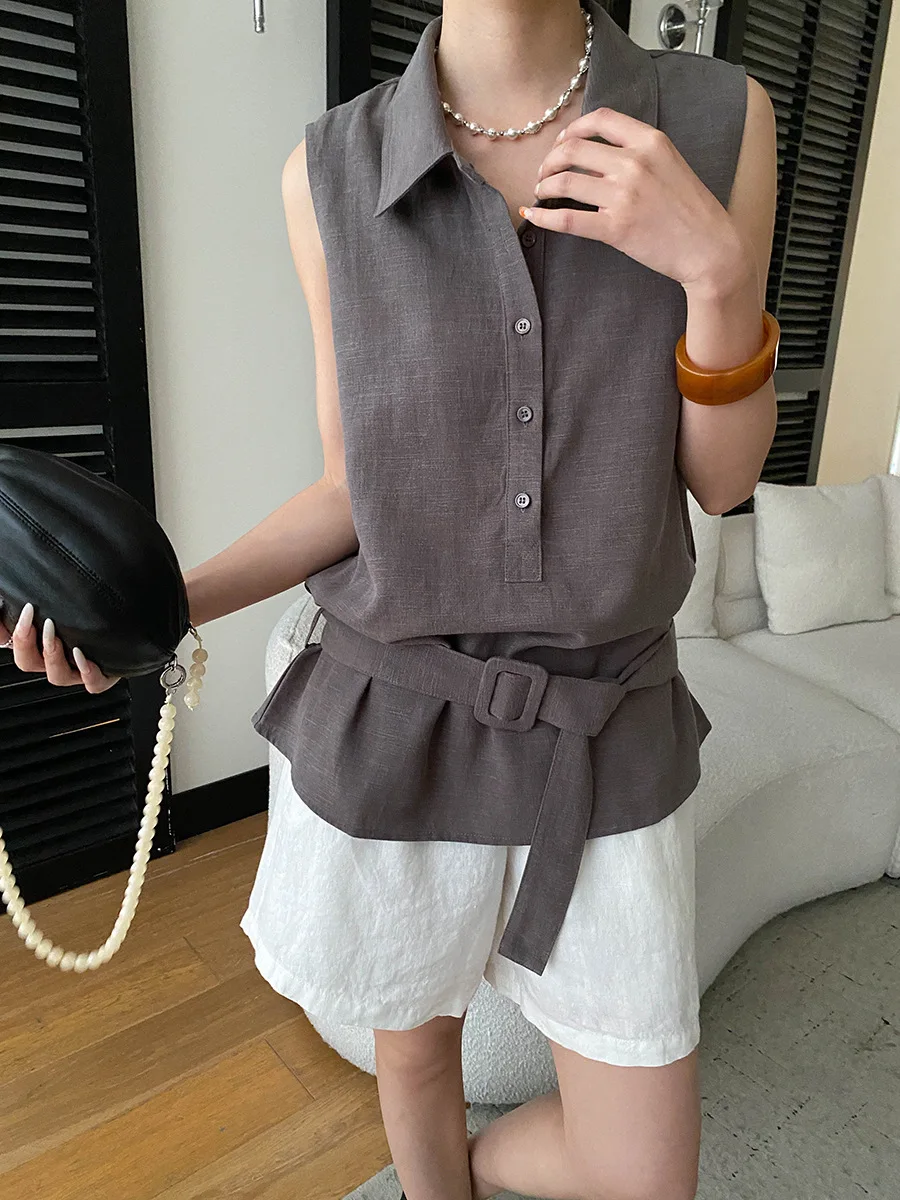 Sommerliches Damen-Tanktop mit einfarbigem Kragen und lockerem Schnitt am Bund – Detail 17