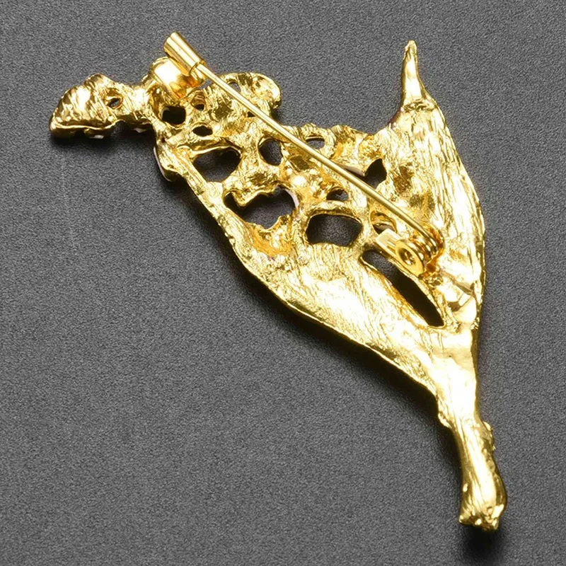 Trendy Alloy Enamel White Floral Leaf Brooch Lily Of The Valley Gold Color Brooch Pin High Quality Jewelry For Women