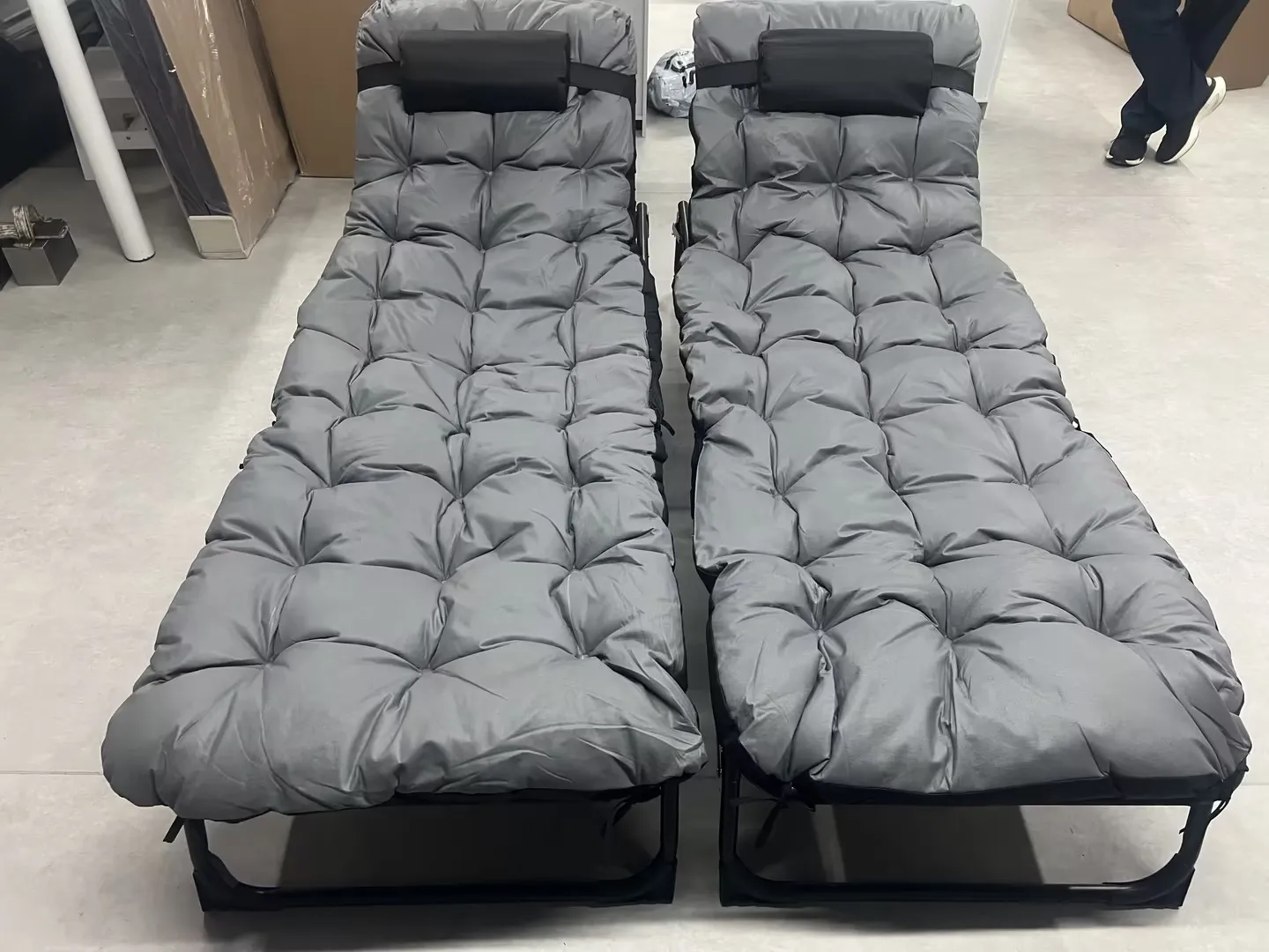 Campingbedstoel, opvouwbare strandstoel met matras, zonsstoel voor buiten, draagbare patio-loungestoel voor strand, zwembad, camping