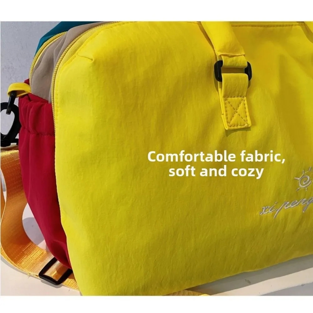 

New with Shoes Compartment Gym Bag Large Capacity Lightweight Duffel Bag Sports Bag Autumn Winter