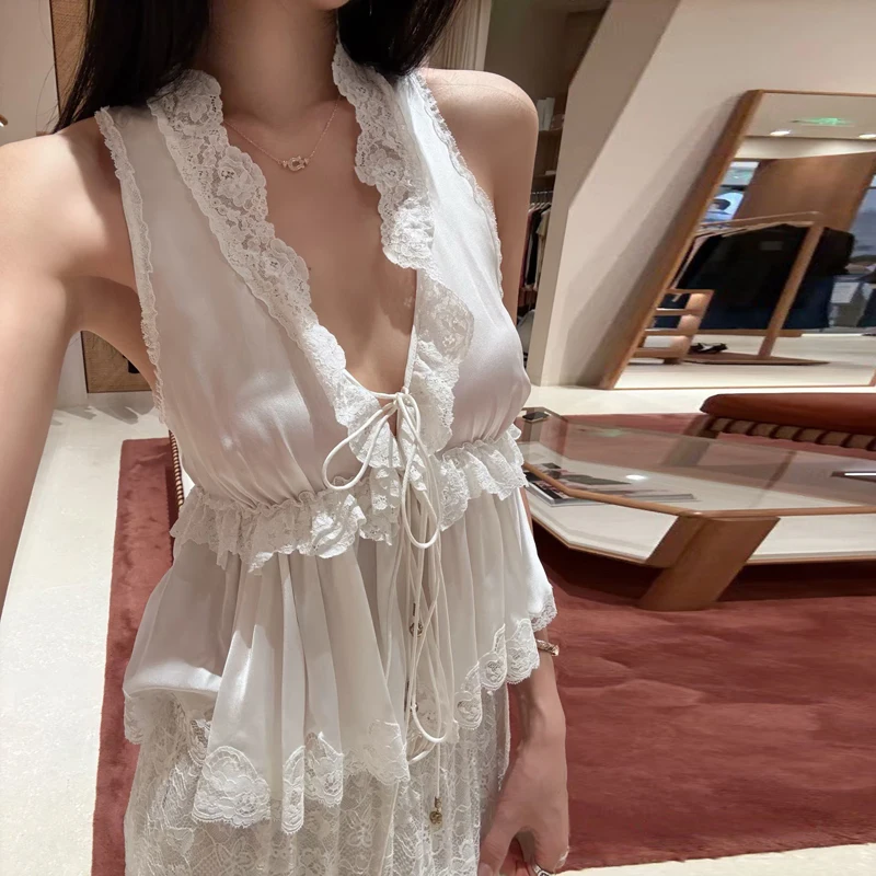 

Kendall Jenner Seductive Lace Trim Satin Vest Knot Tassel ort Length V-Ne Silk Blend Chinese Production Summer Faion