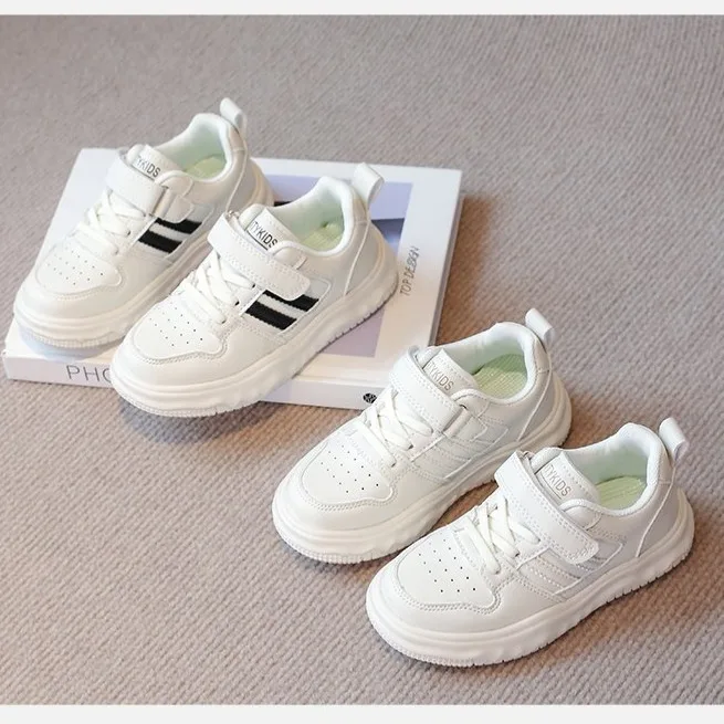 

Новинка 2024 года, модная дизайнерская прогулочная обувь для малышей, кроссовки, белая нескользящая повседневная обувь, дышащая уличная обувь для мальчиков