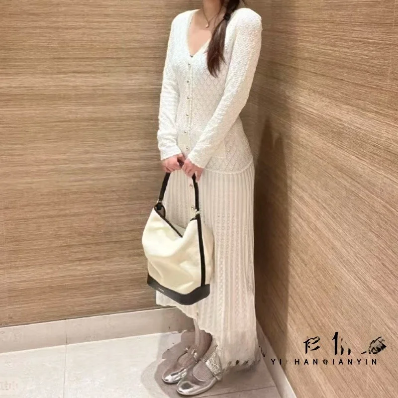 

Long V-Neck Knitted Dress Women's Premium Embellished Diamond Pattern Early Autumn New Style Single Button Dress