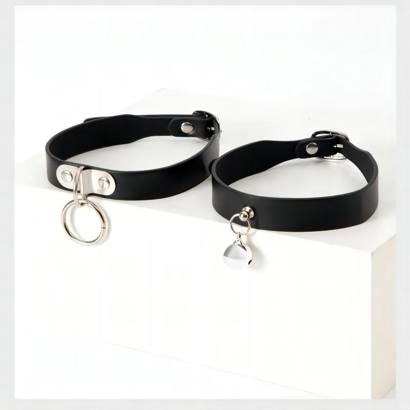 Collana Sexy collare in pelle Bdsm Cosplay collari a cuore e guinzaglio Set per le donne Bondage Gothic Choker Bell accessori