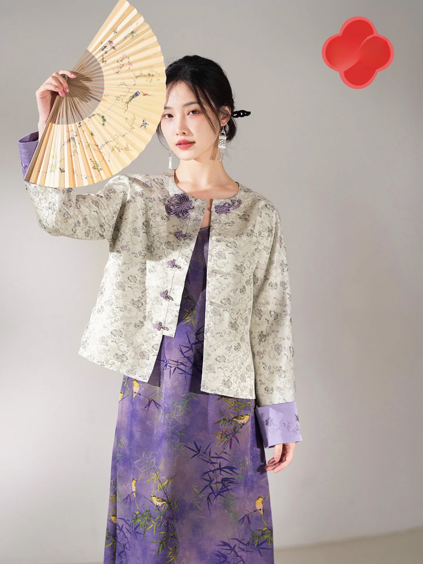 

Шелковый жакет Ele Red Face Jinn 2025, осенняя новинка, из мягкого тканого шелка, с вышивкой на манжетах в китайском национальном стиле