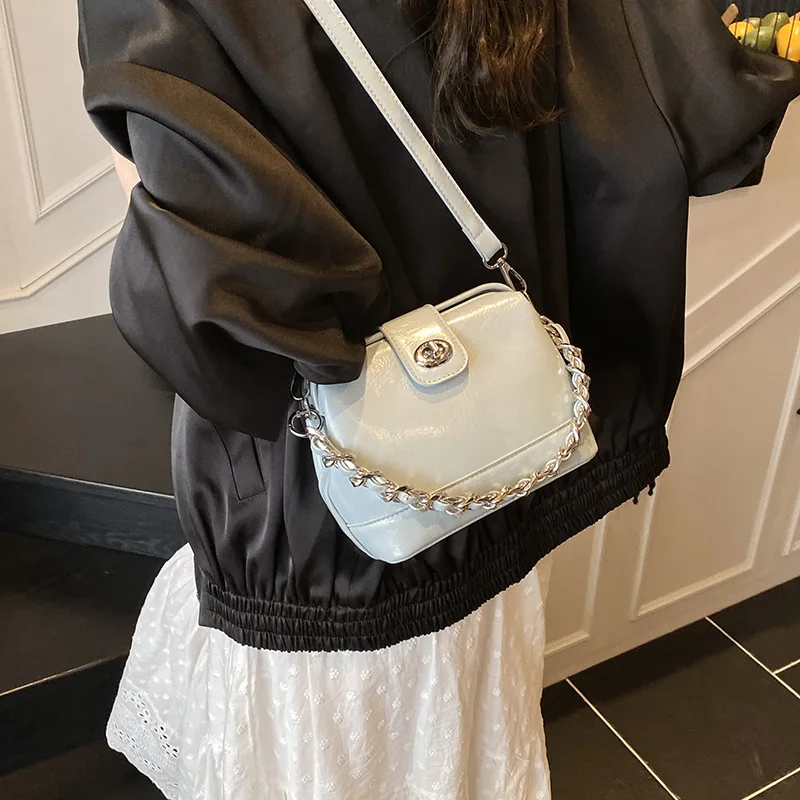 

Elegant Parisian Clutch Purse - Vintage-Inspired Messenger Bag With Textured Leather And Luxury Designer Details