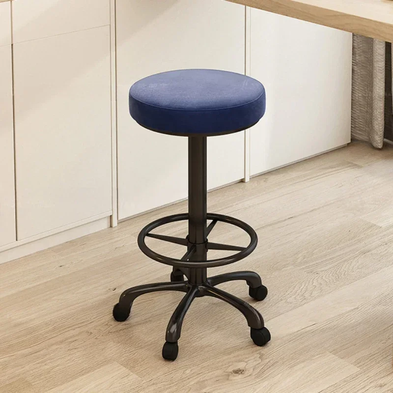 Рисунок 3 - Вращающиеся стулья на колесах для гостиной