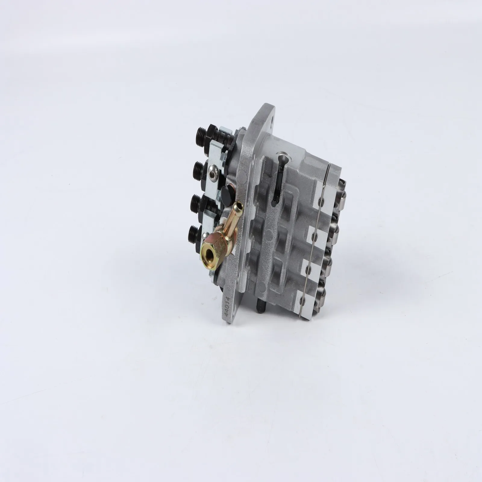 

Fuel Pump 131017602 104134-4014 9410618462 FOR Kubota Perkins Engines 404D-22 404C-22 Car Accessories