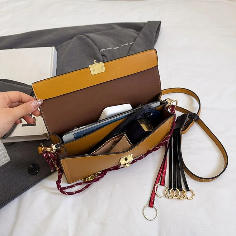 

Women's Tote Bag Made Of Premium Leather Boasting Casual Paris Commuter Vintage Look​