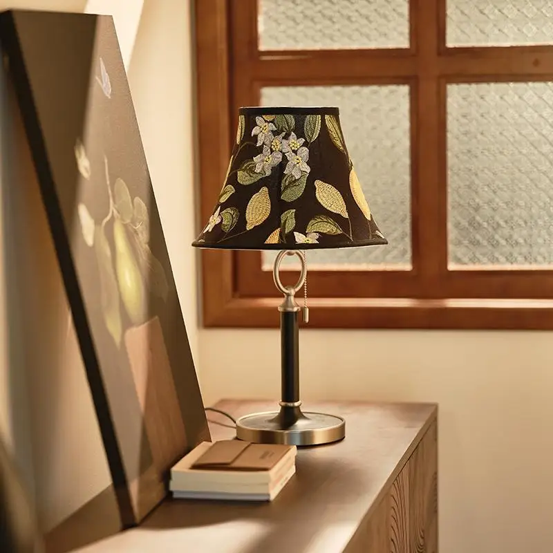 

No excellent desk lamp French medieval wabi-**** wind living room atmosphere study advanced sense retro bedroom solid wood bedsi