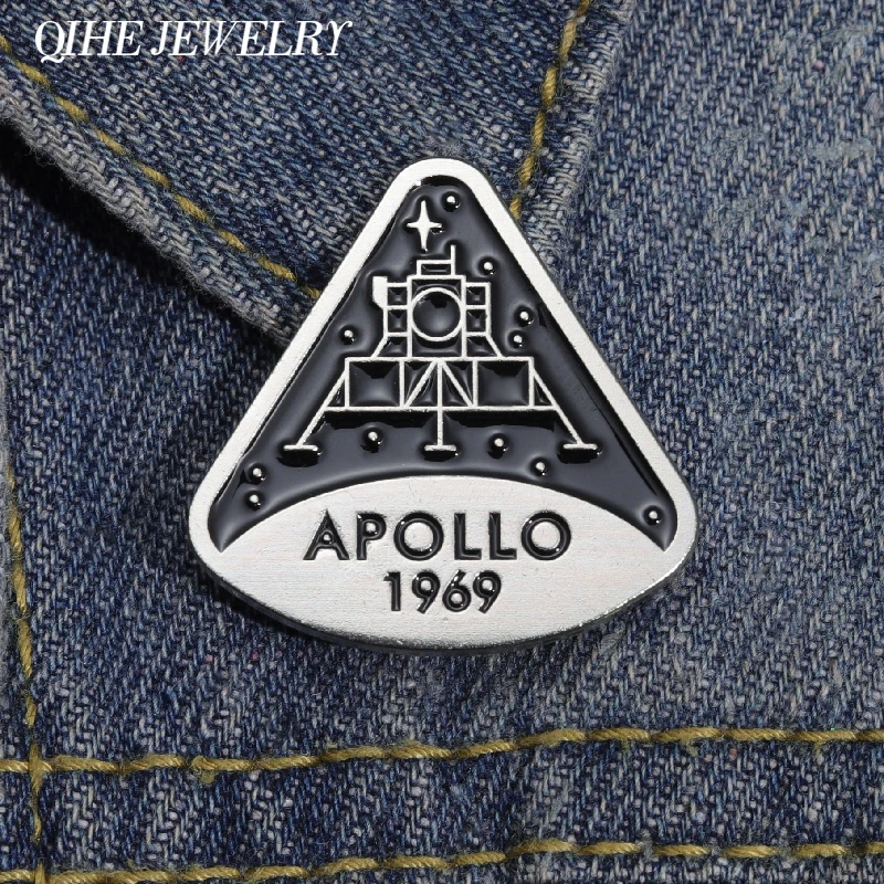 Space Program Astronauts Enamel Pins Apollo 11 Lunar Module 1969 Brooches Backpack Lapel Badge Jewelry For Scientific Research