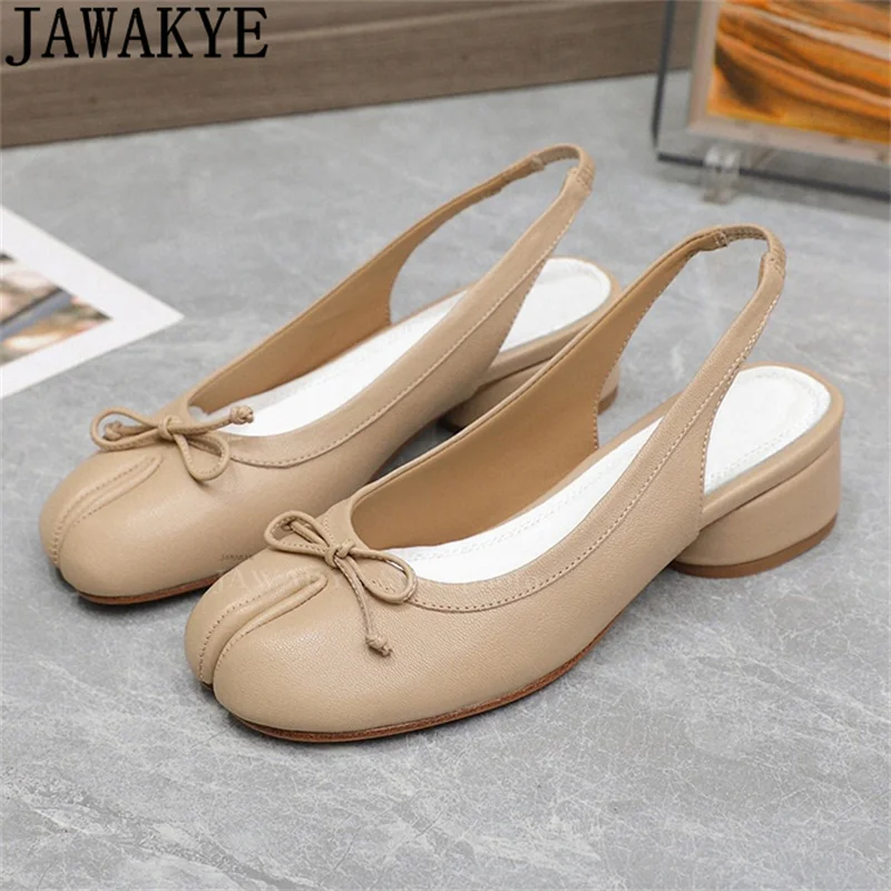 

Hot Sale Famous Splitting toe Flat Shoes Women Japanese-style Flip Flops Flat Sandals Summer Luxury Low Heels Party Shoes Woman