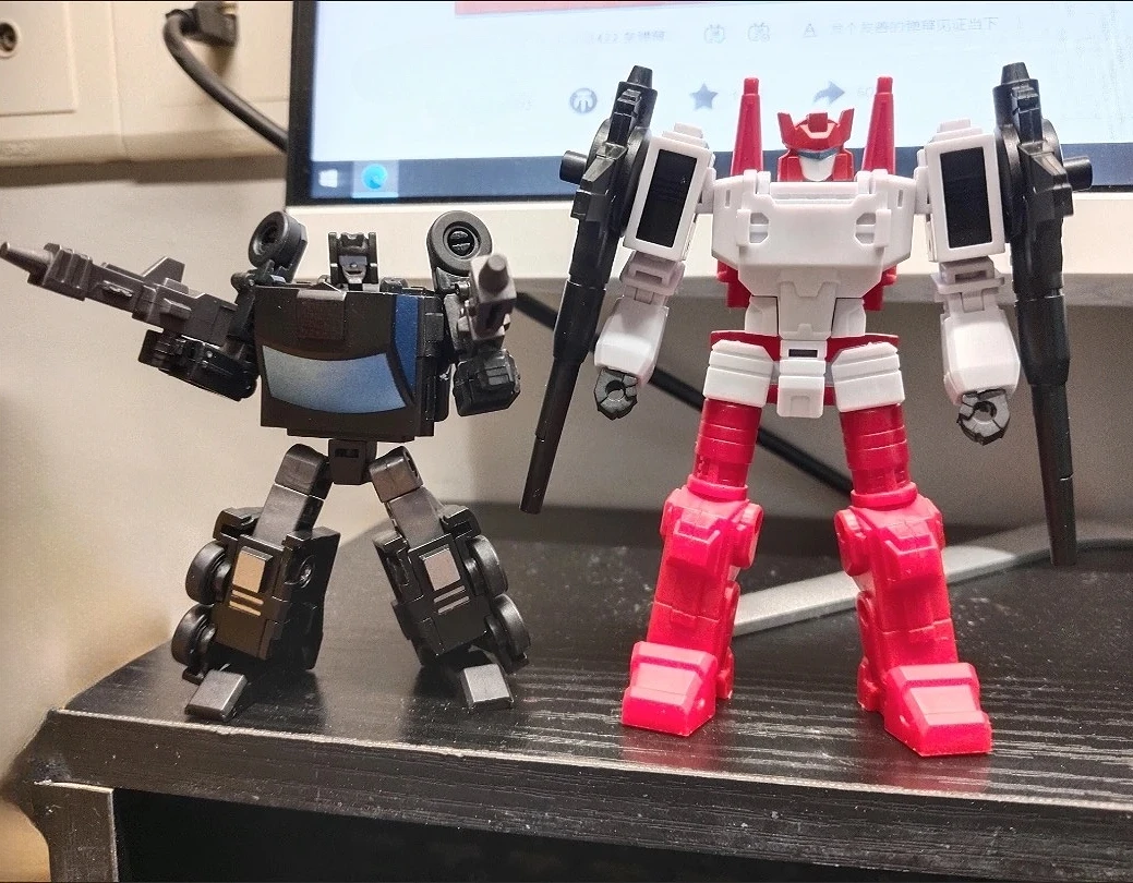 متوفر في المخزون ألعاب التحول Yc001-A Kaiyu نموذج ستة بندقية كامبر متروبلكس جارديان روبوت عمل أرقام نموذج مجموعة الهدايا