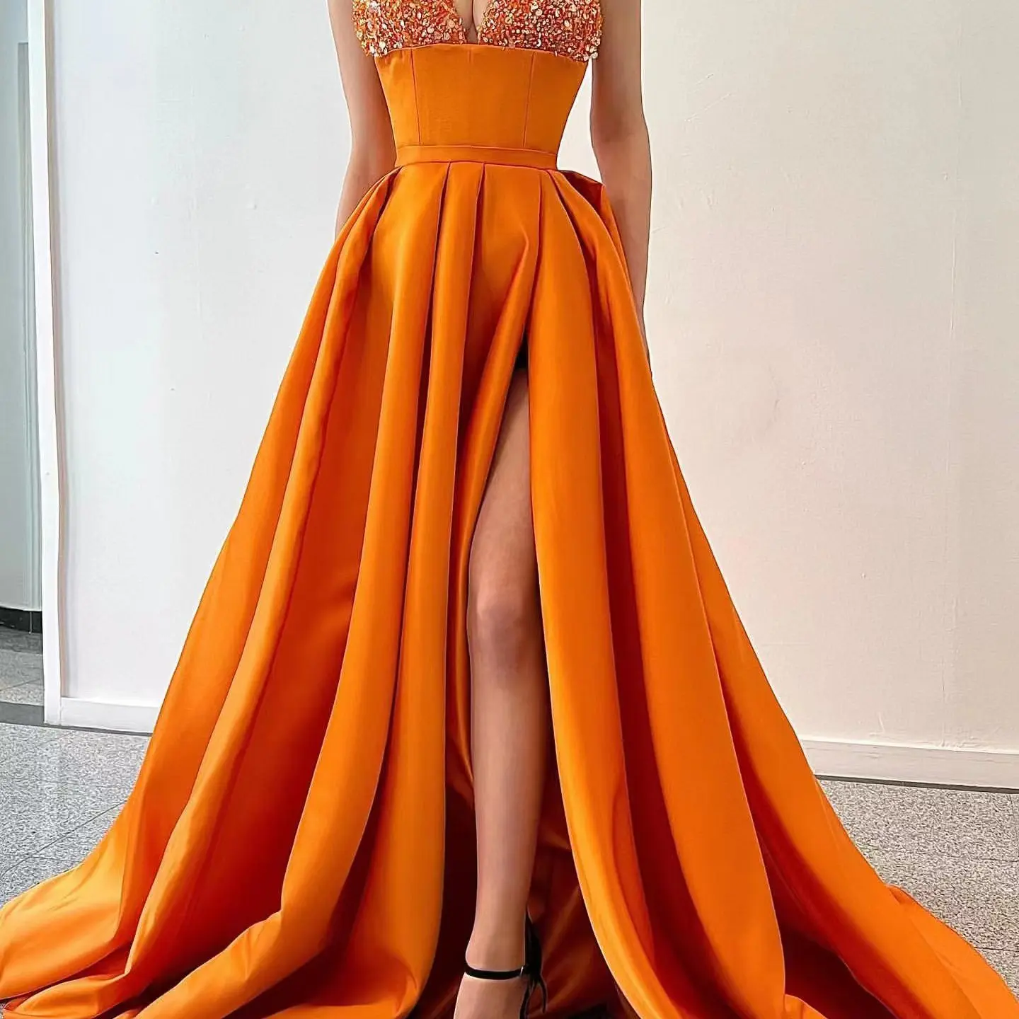 Robe de Soirée Élégante en Satin Orange, Bretelles Spaghetti, Fente Latérale, Taille Haute, Personnalisée