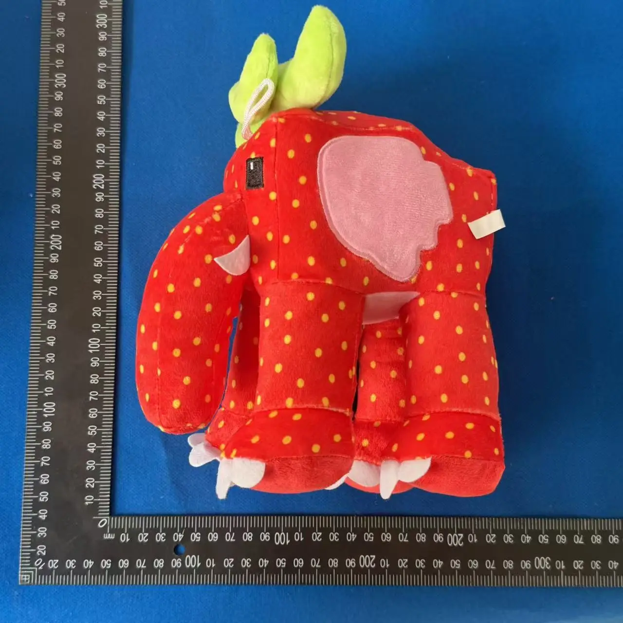 Nowa Pluszowa Zabawka Słodki Słonik Truskawkowy Esok Sekolah, Urocza Maskotka, Prezent dla Fanów