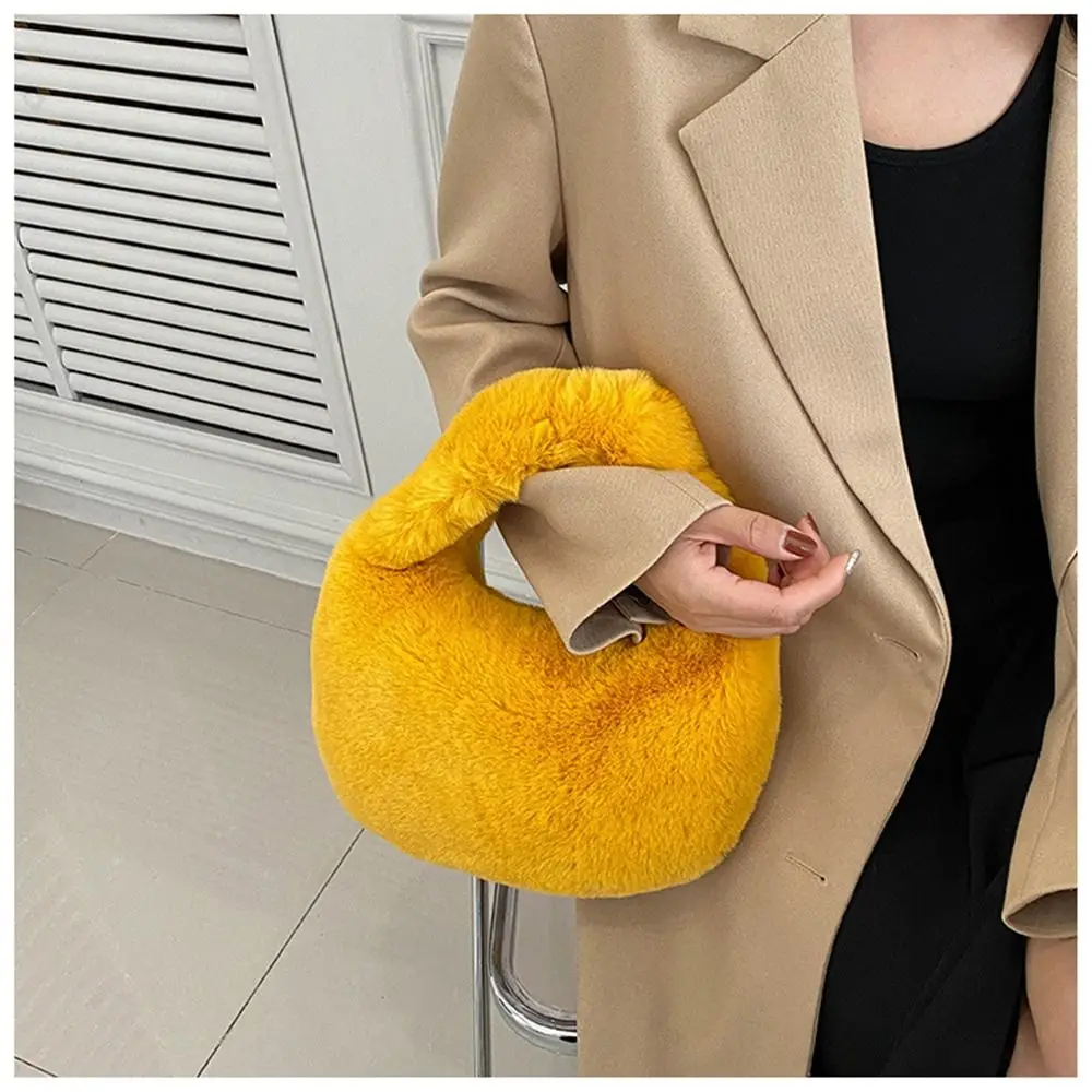 Fur Handbags Women\'s Small Half Moon Bag Warm Plush Wrist Bags Fashion Furry Short Handle Clutch Cute Ladies Coin Purses