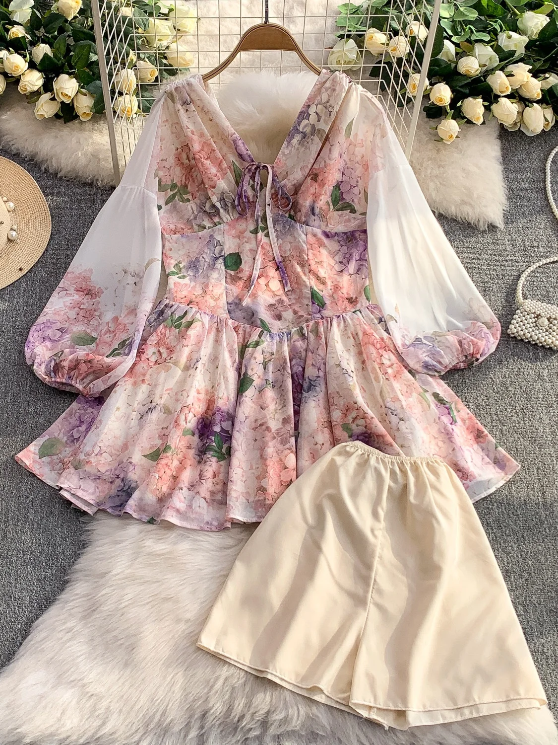 

Romantic Purple Print V-Ne Lantern Sve irt Waist Slimming Mid-Length Top High Waist orts Set Women's Faion Ensemble
