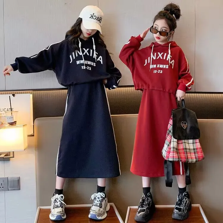 

A trendy autumn dress for girls, a new two-piece set of children's autumn skirts, hooded sweatshirts and half skirts