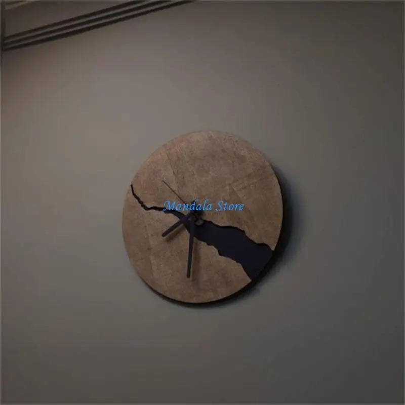 

U2JC Battery Operated Wall Clock with Unique Crack Designs Sophisticated Decors